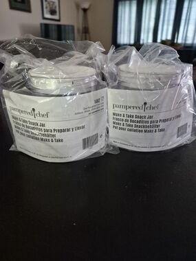 The Pampered Chef White Make & Take Snack Jars (Set of 2)